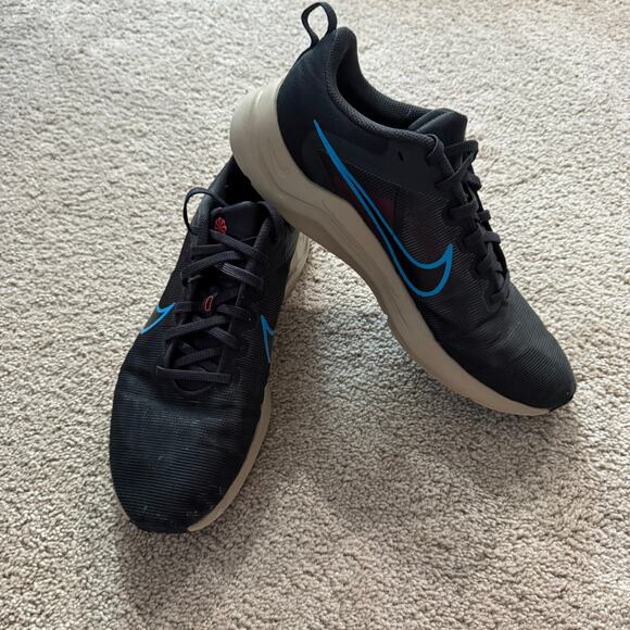 Nike Downshifter 12 Road Running Shoes Sneakers Men\'s Size 8.5 Black Gray Blue